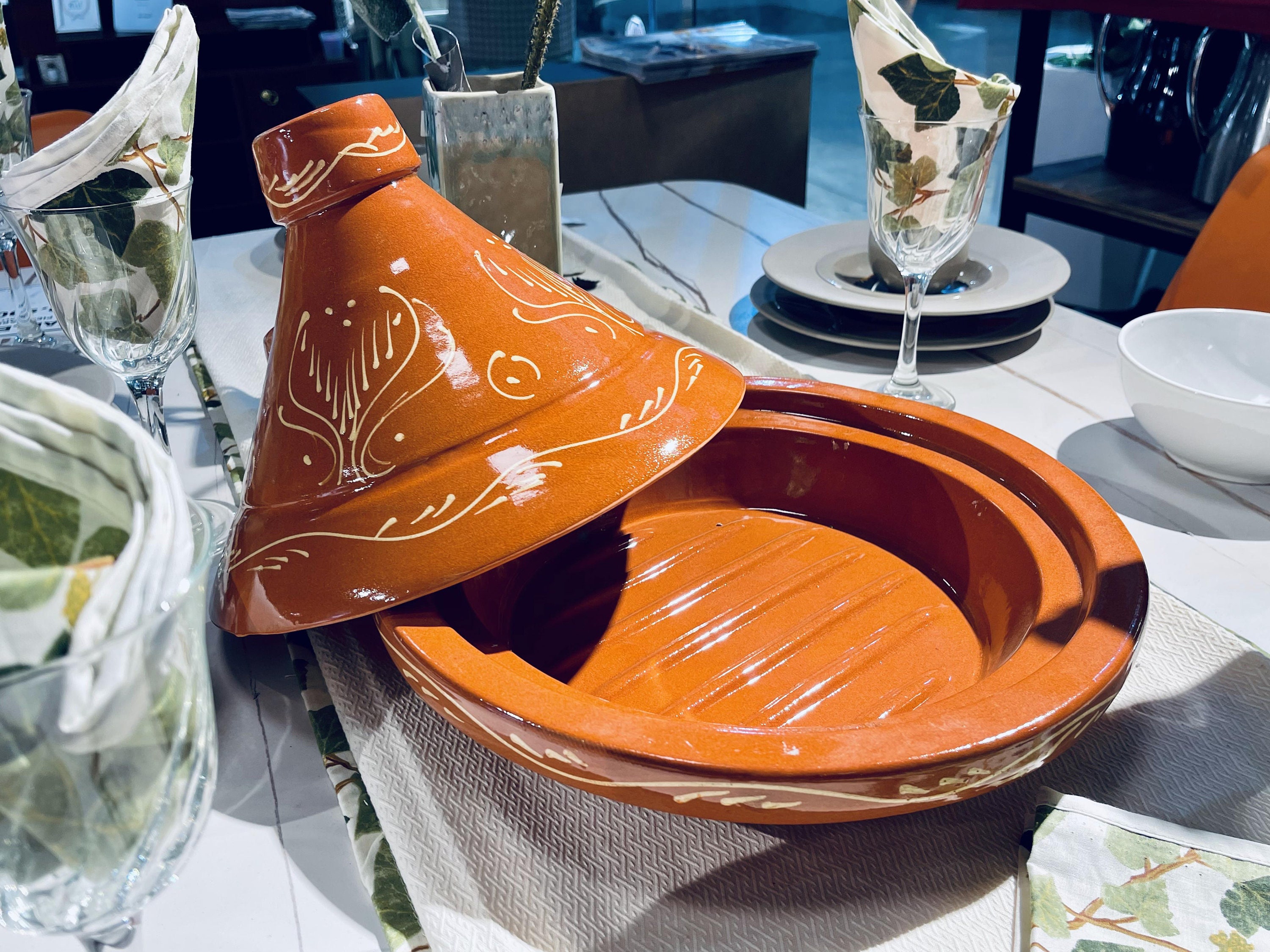 L'Orient Tajine NAR In Terracotta Smaltata – Diametro 30 Cm, Per 2-4 Persone, Pentola In Argilla Fatta A Mano Per Cucina Marocchina E Stufati Orientali