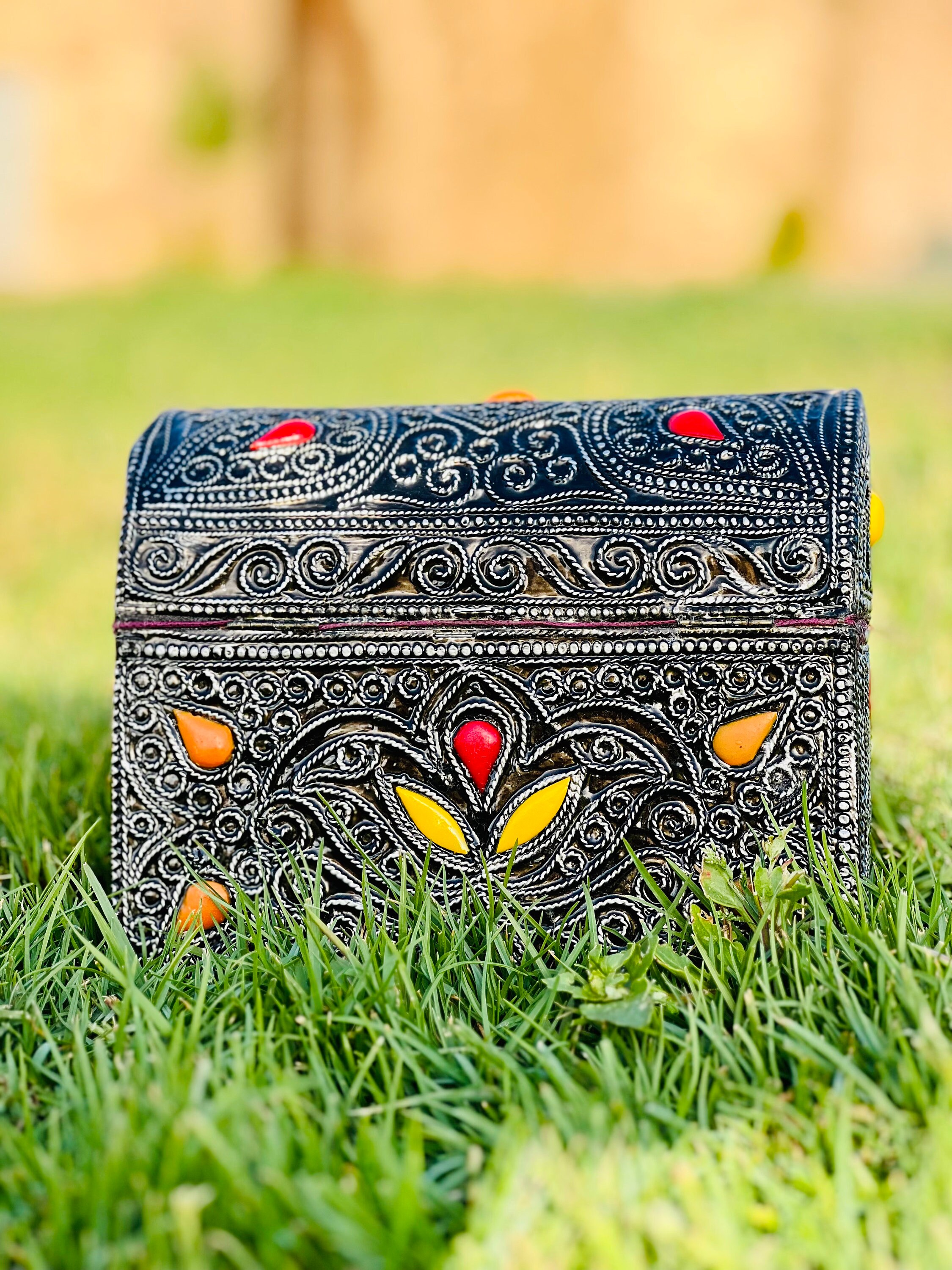 アンティークBOX(モーリタニア製) The Artistry and Beauty of a Handcrafted Moroccan Box, Handmade