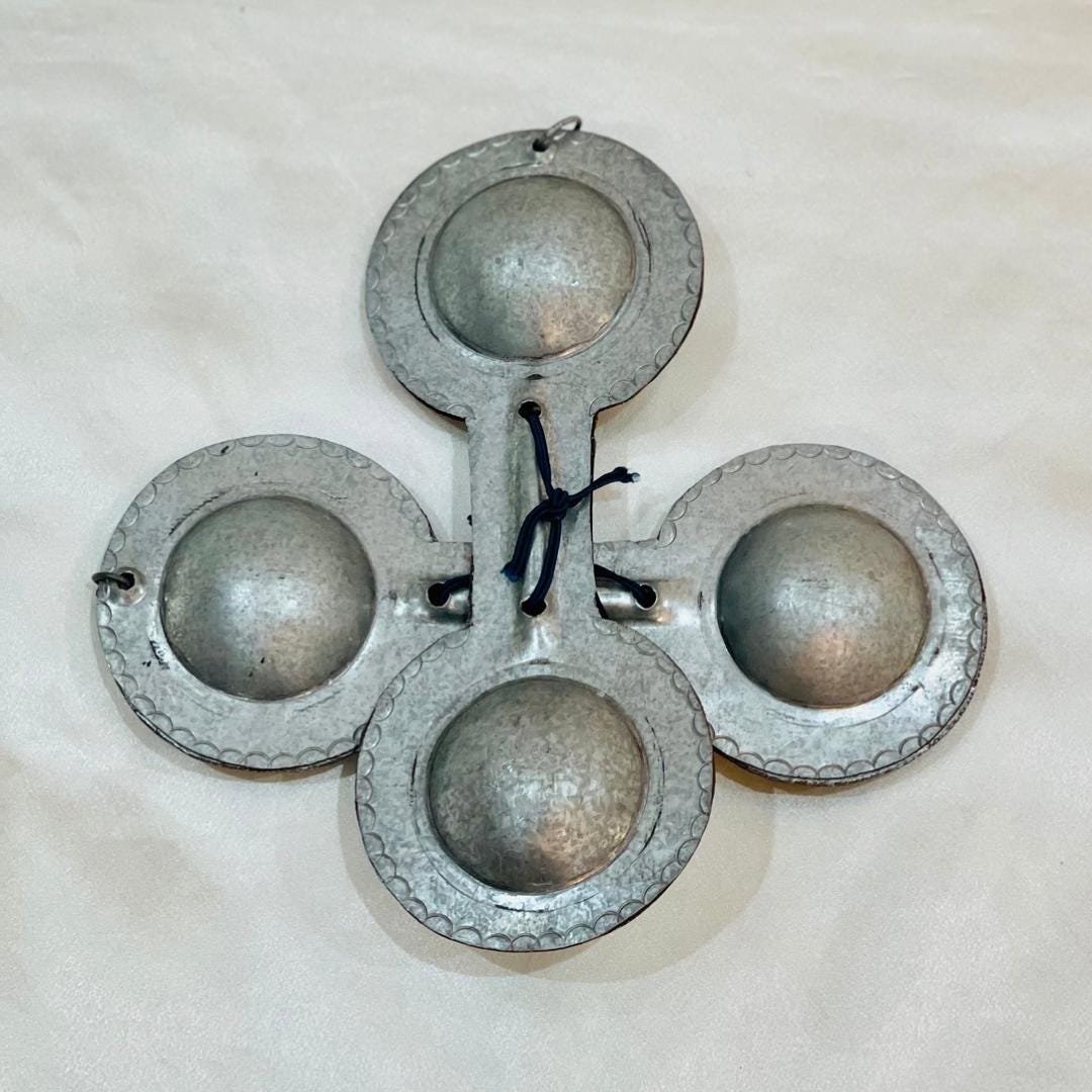 Set Consisting of Guembri and Qraqeb, Moroccan Pro Gnawa