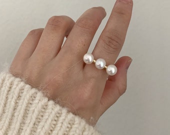 Süßwasser Perlenring. Naturperle. Verstellbarer Gold-Vermeil-Ring. Drei Steine Band. Geschenk für sie. Minimalistischer Ring.