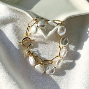 Freshwater Coin-Shaped Baroque Pearl Bracelet. High Luster Pearl Bracelet. Link Chain Toggle Bracelet. Gift For Her. Wedding Bridal Gift.