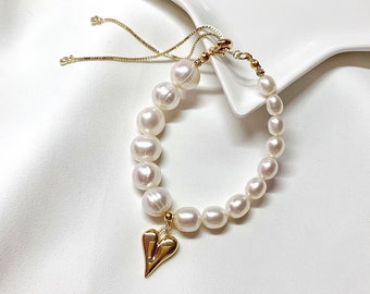 Handmade Freshwater Pearl Bracelet. Glod-Plated Heart Charm Bracelet, Adjustable Closure.