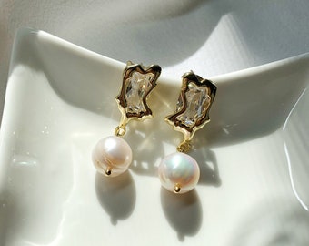 Ringed Baroque Pearl Drop Earrings. Freshwater Pearl Dangle Earrings. Square Crystal Earrings. Bridal Gift. Wedding Gift.