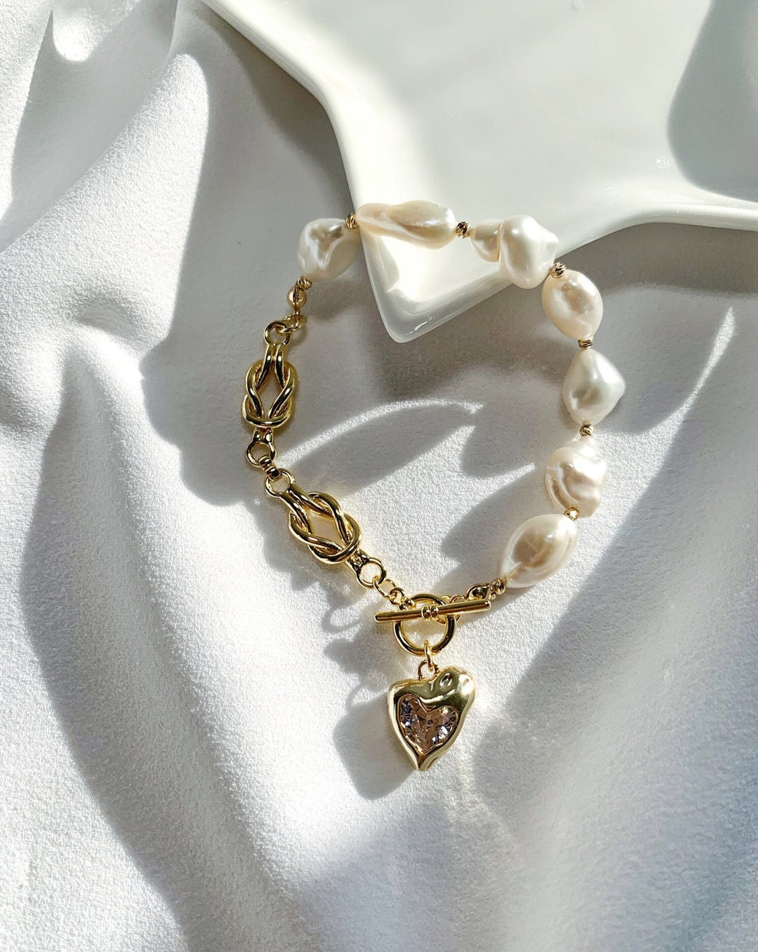 Enamel Heart Pearl Charm Bracelet main image 1