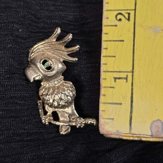 Vintage Gold Tone Cockatoo Parrot Brooch Green Rhinestone Eye Bird Pin View 2
