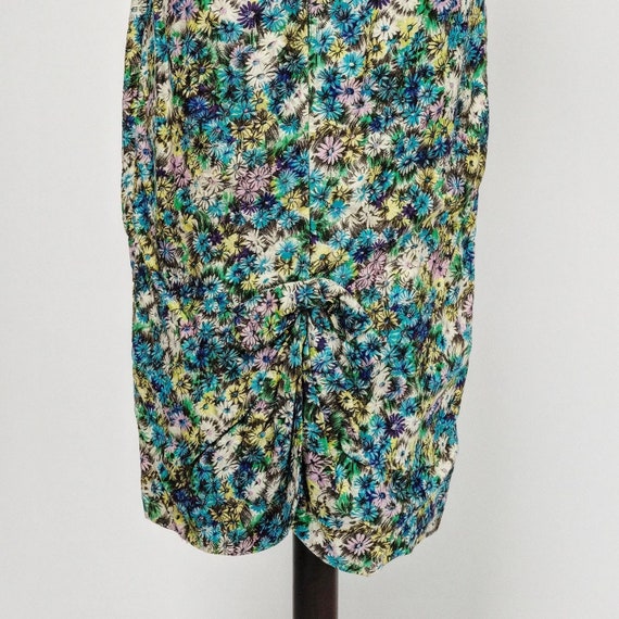 Beautiful 50’s vintage floral cotton wiggle dress… - image 4