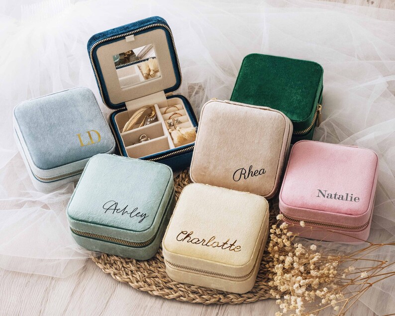 Personalized Jewelry Box Velvet Bridesmaid Gifts  Travel image 1