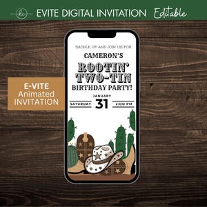 Puede incluir: Una invitación digital en la pantalla de un smartphone con temática de vaquero. La invitación dice "¡Rootin' Two-Tin Birthday Party de Cameron!" con un sombrero de vaquero, botas y cactus. La fecha es el 31 de enero a las 2:00 PM.