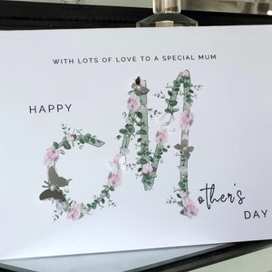 Muttertagskarte, M Muttertagskarte, spezielle Muttertagskarte, Mothering-Sonntagskarte, Muttertagskarte mit Blumen und Laub