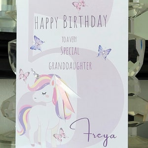 Carte personnalisée du 5e anniversaire d'une fille, carte de cinquième anniversaire de fille, carte d'anniversaire de licorne, carte d'anniversaire de petite-fille, 5e petite-fille