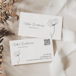 Plantilla elegante de tarjeta de presentación floral / Tarjeta de presentación minimalista verde / Plantilla editable de Canva para floristas o profesionales creativos