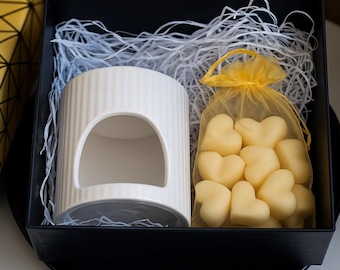 Luxury Soy Wax Melt Gift Set – Heart Melts & Ceramic Burner