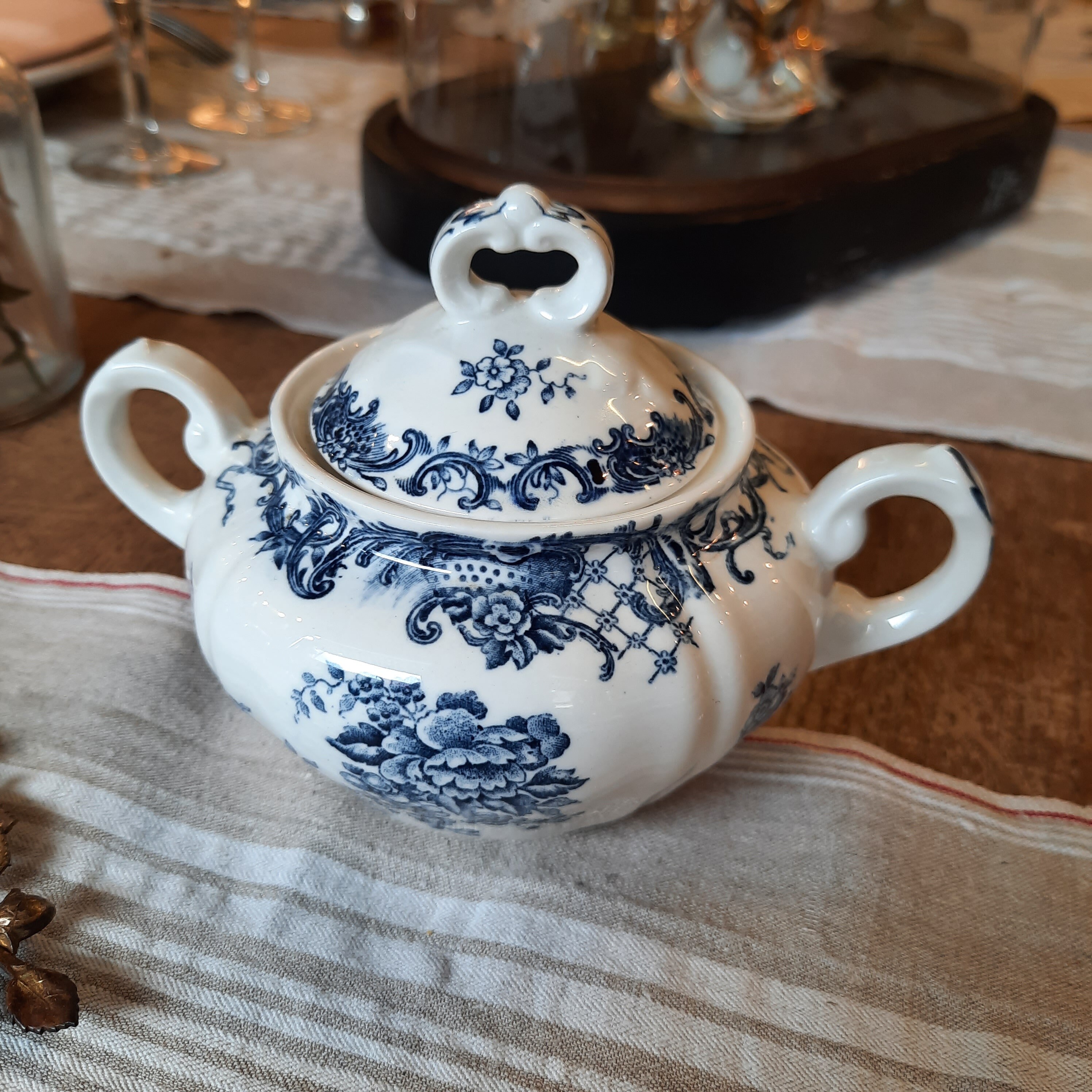 Sucrier Décoré de Fleurs Bleues, Modèle Valeria, Villeroy et Boch, Vers 1980