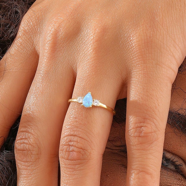 Anillo de ópalo de oro de 14K, anillo de ópalo azul, anillo de ópalo apilable, anillo de oro delicado, joyería de ópalo, regalo de compromiso de boda para mujeres, HXW08