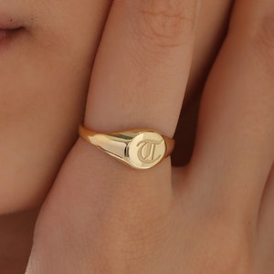 Initial Signet Ring, Personalized Old English Gold Signet Ring, Gift for Women, Bridesmaid Gift, Gift For Her, Silver and Rose Gold, XW30