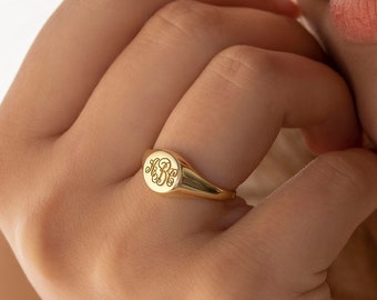 Bague monogramme chevalière remplie d’or 14 carats, chevalière en or initiale, bague personnalisée, cadeau pour elle, cadeaux de la fête des mères, XW30