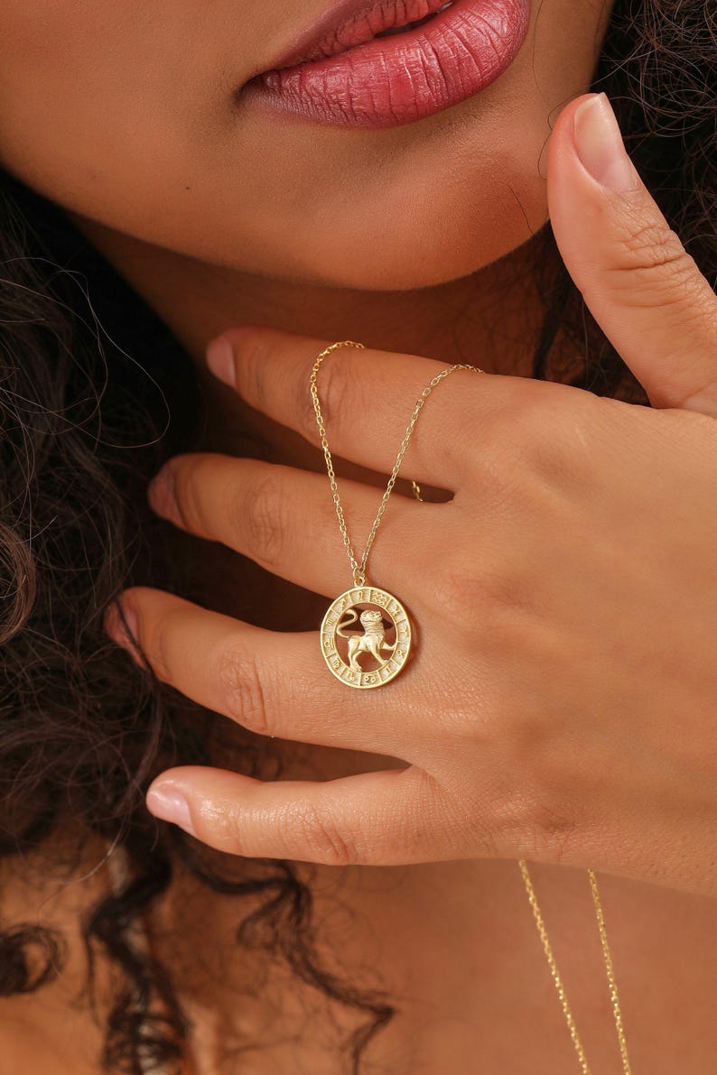 14K Gold Filled Zodiac Münze Leo Halskette, Astrologie Schmuck, Geburtstagsgeschenk, XW193 Bild 2