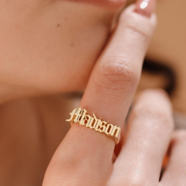 14K Gold Filled Old English Name Ring, Gothic Personalized Ring, Gift for Mom, XW109