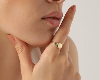 14K Gold Filled Signet Engraved Ring, Personalized Jewelry, Birthday Gift, Graduation Gift, XW30