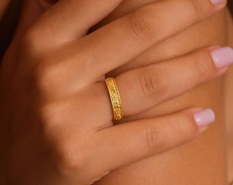 14K Gold Dainty Wedding Band, Vintage Design Flower Wedding Ring, Bridal Jewelry, XW246