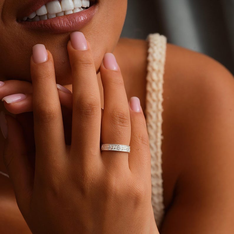 14K Gold Dainty Wedding Band, Vintage Design Flower Wedding Ring, Bridal Jewelry, XW246 image 5