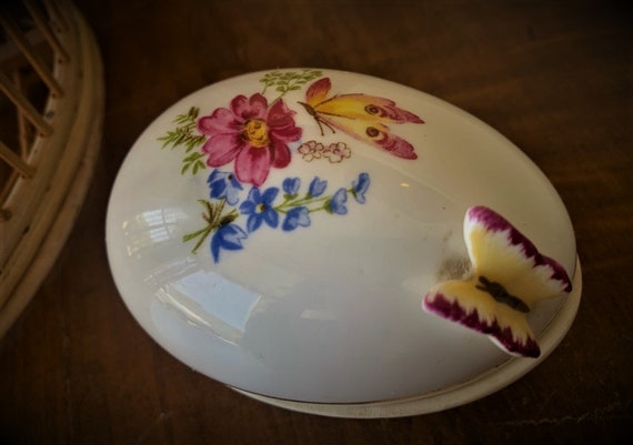 Porcelain Butterfly Trinket Dish - image 4