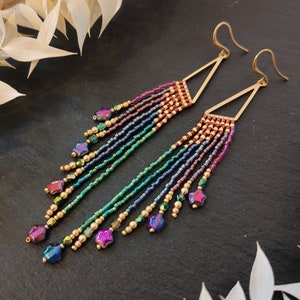 Handmade fringe earrings "Zerah" with a playful ombre pattern and tiny stars, dark rainbow, mirrored earrings