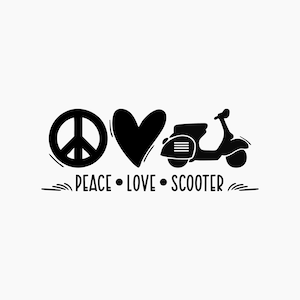 Op de afbeelding: Zwart-wit grafisch ontwerp met een vredesteken, een hart en een scooter. De tekst luidt "Peace Love Scooter".