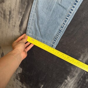 Vintage y2k True Religion Skinny Light Wash Faded Denim Jeans Size 32x26 image 3