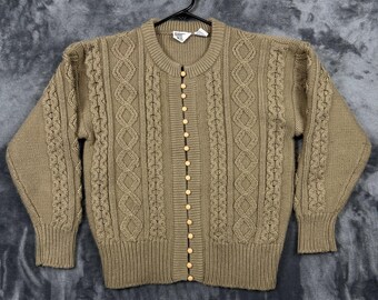 Cardigan Suburban Petites da donna, taglia PL, colore beige, con lavorazione a trecce e abbottonatura frontale.