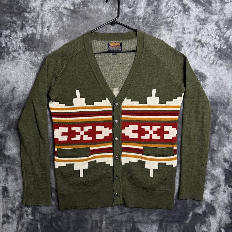 Cardigã feminino Pendleton verde com estampa azteca em lã merino e decote em V, tamanho pequeno, estilo western. imagem 1