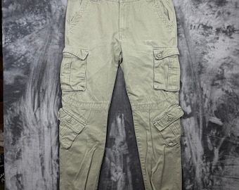 Calça Cargo Matchstick Masculina Tamanho 38 Verde Oliva com Vários Bolsos em Sarja Utilitária