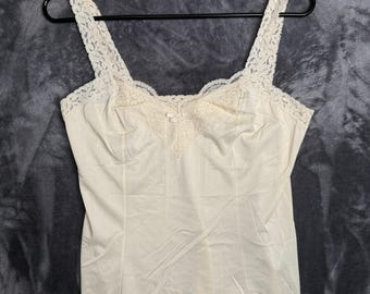 Vintage Olga Camisole Top Lace Trim Strap Size Medium 925 Style White Bow Tie