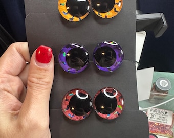 One pair of Halloween Batwing Hand painted sinker style safety eyes 20mm-40mm.