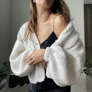 White Cardigan Hand Knit Cardigan Mother&#39;s Day Gift Chunky Cardigan Wool Jacket Thick cardigan Cable knit Oversized Sweater Cozy Knitwear