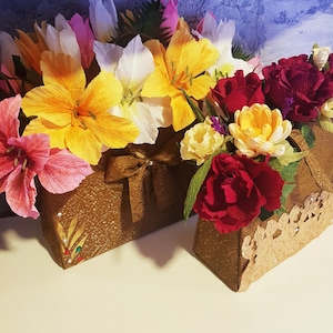 Uniek handgemaakt en handgeschilderd boeket bloemen