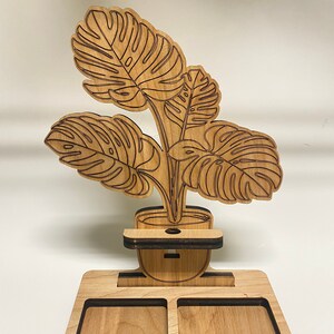 Monstera Phone Charging Stand/ Plant Lover Gifts/ Wooden Phone Charging Station