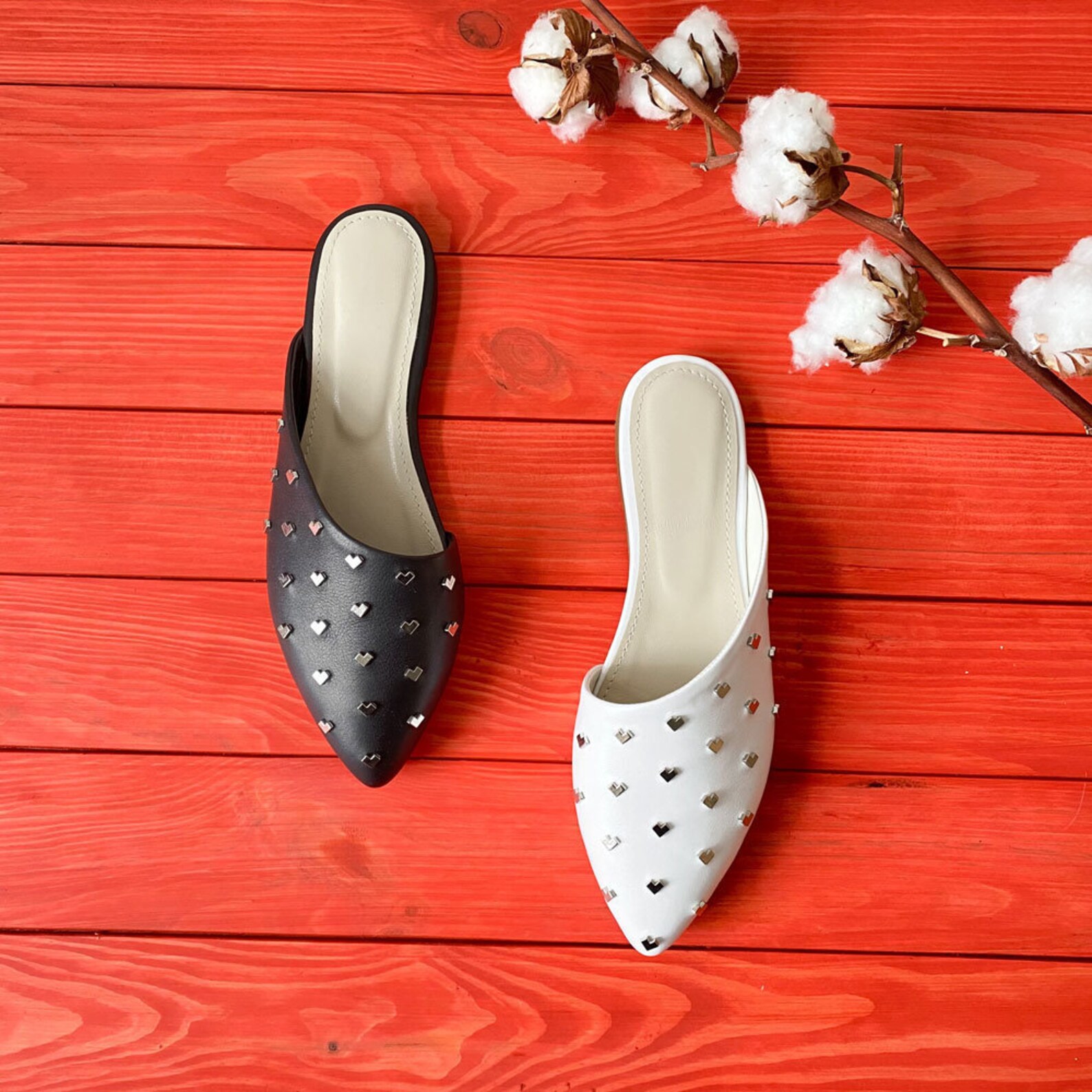 flat heel mules