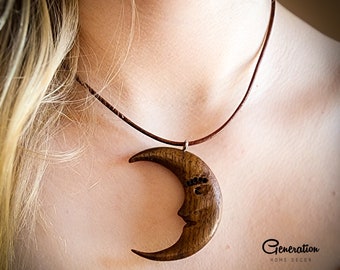 Collier visage lune en noyer