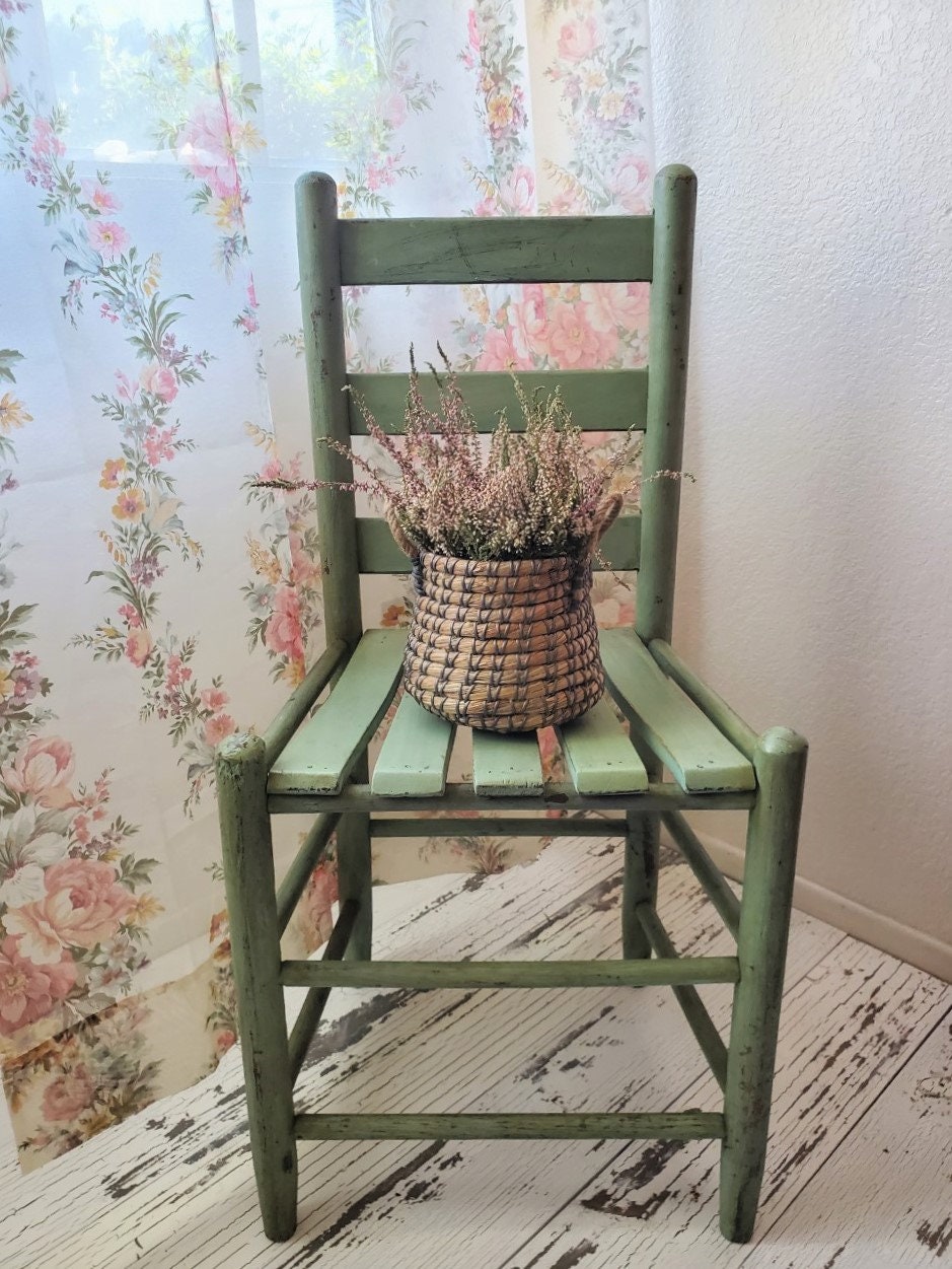 Green wood chair new arrivals