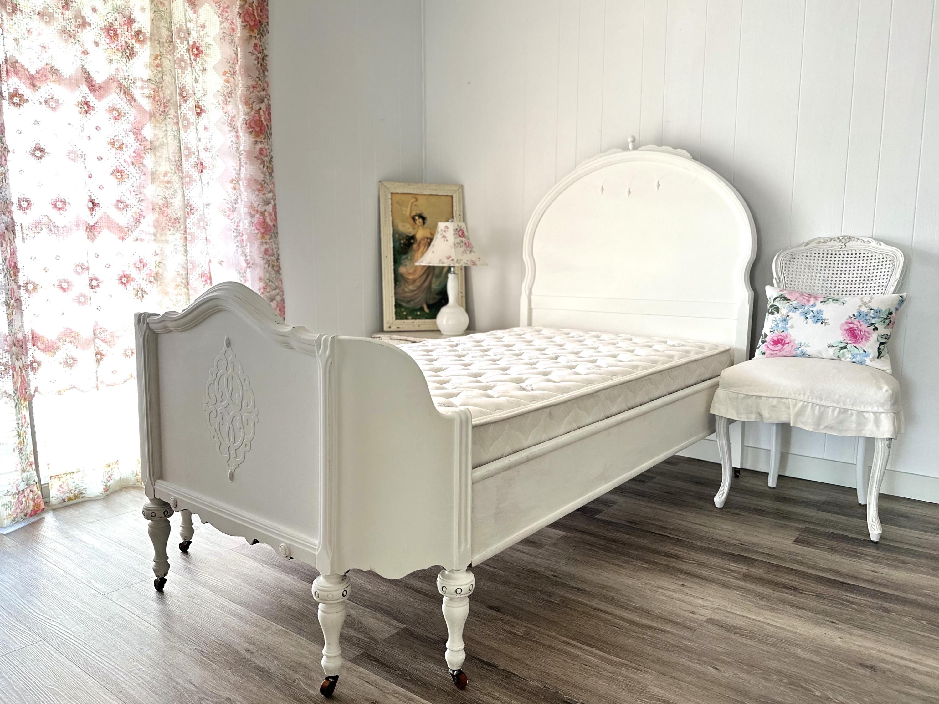 Adorable French Shabby Chic White Twin bed w 6 wheels Need Shipping Quote