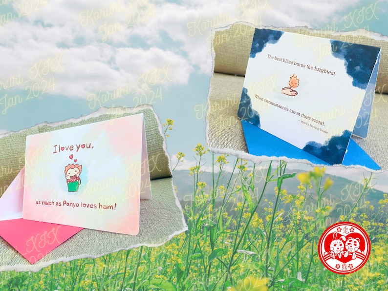 Puede incluir: Dos tarjetas de felicitaci&oacute;n con fondos e ilustraciones coloridos. La primera tarjeta tiene un fondo rosa y naranja con un personaje de dibujos animados y el texto "Te amo. Tanto como Ponyo ama el jam&oacute;n!" La segunda tarjeta tiene un fondo azul y blanco con una ilustraci&oacute;n de dibujos animados de una llama y el texto "La mejor llama arde m&aacute;s brillante. Cuando las circunstancias est&aacute;n en su peor momento." - Robert H. Schuller