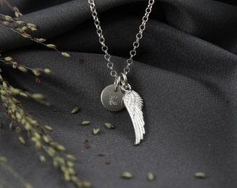 Collar de alas de ángel en plata de ley: regalo conmemorativo de duelo