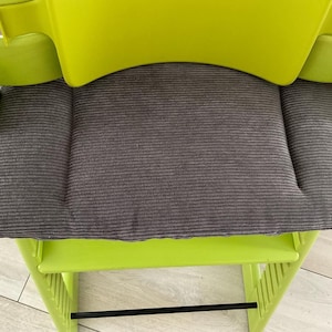 Seat cushion for stokke tripp trapp high chair coarse ribbed velvet grey anthracite. Also available as a set, see other photos