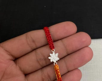 Braccialetto Rakhi in argento sterling 925 con filo, motivo floreale, Rakhi floreale regolabile per fratello, braccialetto Rakhi con energia positiva per lui