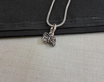 Ciondolo fatto a mano, ciondolo in argento sterling 925, ciondolo con strumenti musicali del grande dio indù Shiva, ciondolo damaru, ciondolo in argento