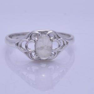 Rainbow Moonstone Ring, Blue Rainbow Moonstone Ring, Oval Moonstone Ring, Moonstone Stacking Ring, 925 Sterling Silver Moonstone Ring