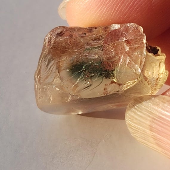 Green Oregon Sunstone Rough 5 g
