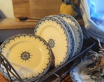 Lot de 4 assiettes plates terre de fer fin XIXème, motifs couleur bleue plus une assiette creuse offerte. Maison CH. LECERF. Paris