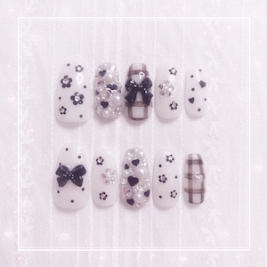 Black White Floral Jfashion Kawaii Japanese 3D nail art press on nail tips